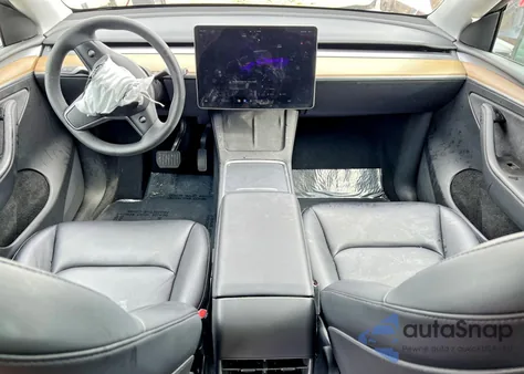 2022 Tesla Model Y z USA, uszkodzony, nr VIN 7SAYGDEE3NF573867